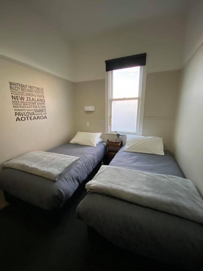 Hokitika Pioneer Hotel Bagian luar foto