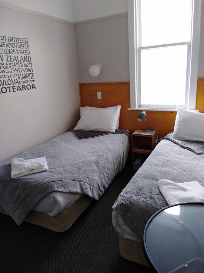 Hokitika Pioneer Hotel Bagian luar foto