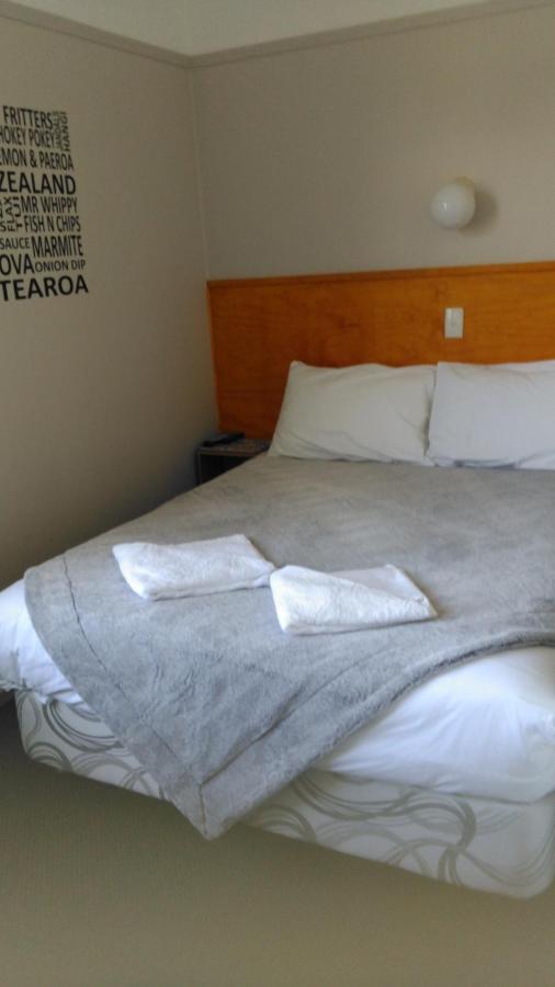 Hokitika Pioneer Hotel Bagian luar foto