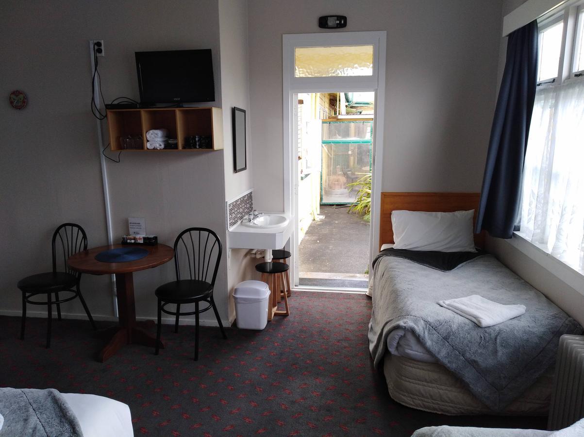 Hokitika Pioneer Hotel Bagian luar foto